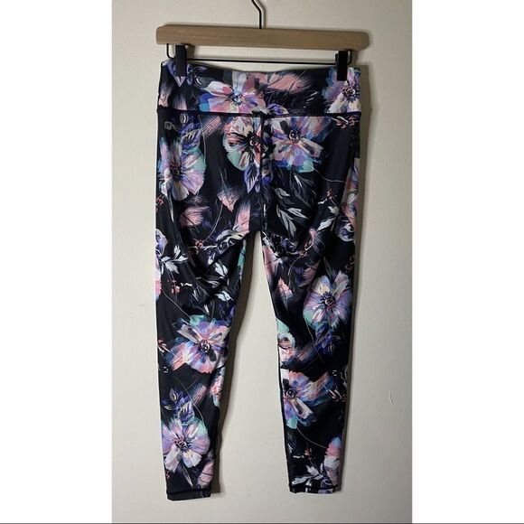 Fabletics Mid-Rise Printed Powerlite Capri Size S - Picture 4 of 13